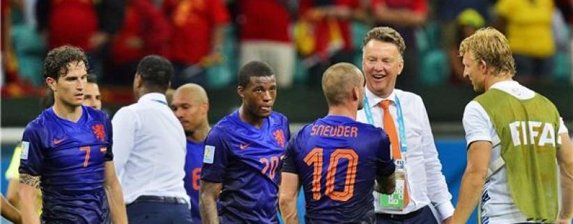 هولندا تستبيح اسبانيا 