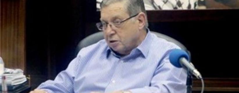 القاء قنبلتين على بلدية نابلس والموظفون يعلقون الدوام