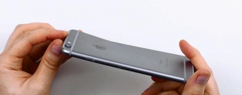 صور : هاتف “آيفون 6 بلس” يُعاني من انحناء لدى وضعه في الجيبة لفترة طويلة