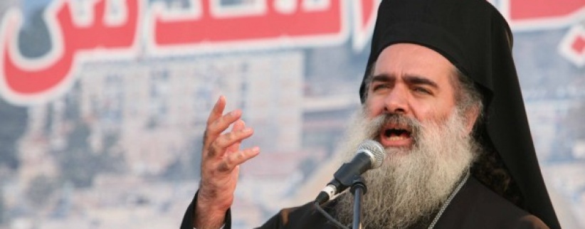 المطران حنا: المسيحيون لن ينسلخوا عن قوميتهم العربية