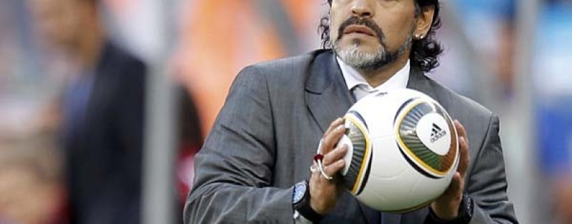 مارادونا سيدرب المنتخب الفلسطيني لكرة القدم