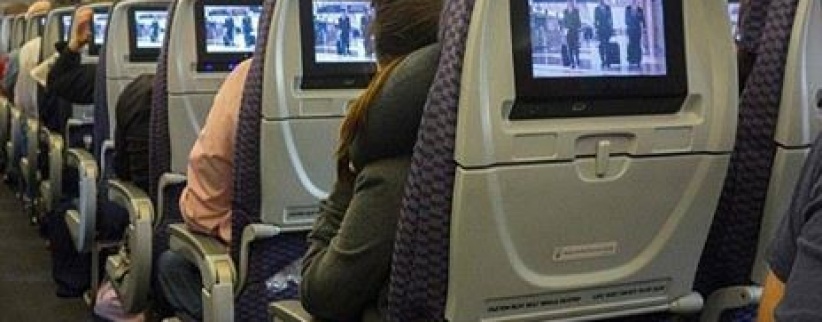 راكبة تقاضي شركة طيران بتعويض 5 ملايين دولار لعدم تشغيل التليفزيون أثناء الرحلة
