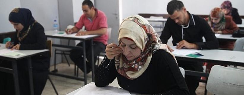 43 ألف خريج بالضفة يتقدمون لامتحان التوظيف