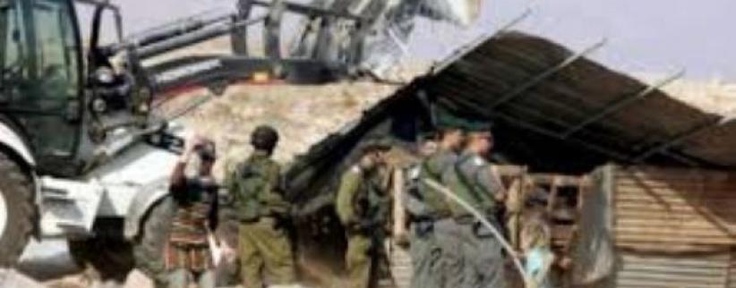 بيت لحم: الاحتلال يخطر بهدم 'بركس' وإيقاف البناء بثلاثة منازل