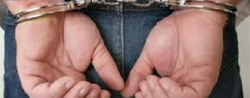 القبض على شخص انتحل شخصية مواطنة وشهر بها عبر (الفيسبوك) بالخليل