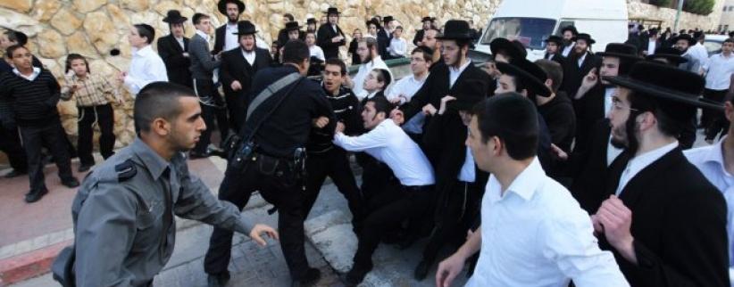 شرطة الاحتلال تعتقل مواطنة تصدت لاقتحام المستوطنين للأقصى