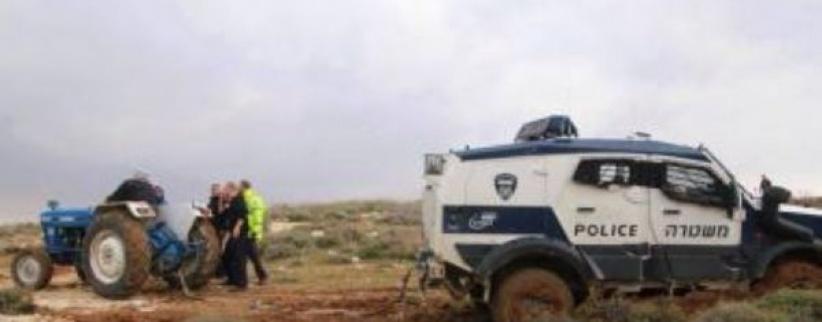 مصادرة جرار زراعي ومنع الحصاد جنوب نابلس