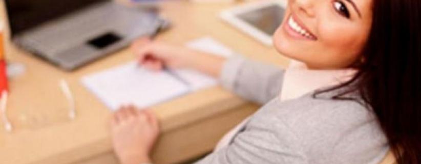 النساء يعملن برواتب عالية ورجالهن بالمنزل لرعاية الأطفال