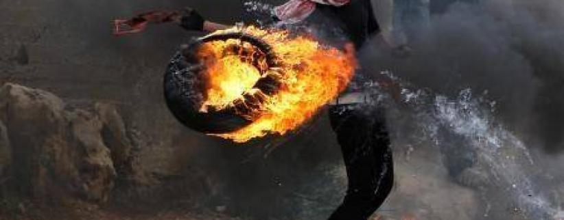 مواجهات في بيت امر بالخليل ليلاً