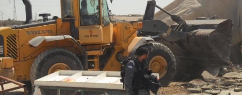 الاحتلال يهدم 'بركسا' ويعتقل مواطنا شرق بيت لحم