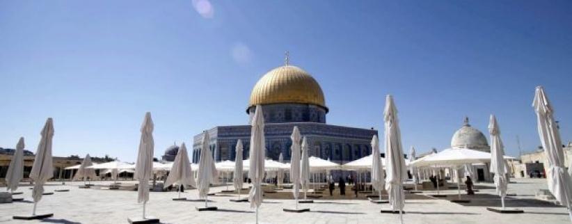 مبادرة نسائية لتنظيف ساحات المسجد الأقصى