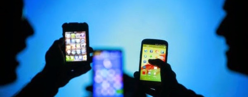 توصية بسحب الهواتف الذكية من جنود الاحتلال