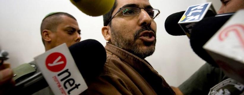 الاحتلال يواصل عزل الأسير أبو سيسي للعام الرابع