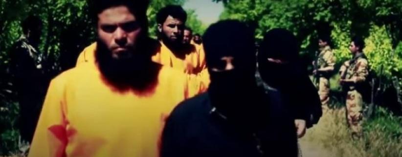 فيديو مروع ... اعدام 18 عنصرا من داعش على يد جيش الاسلام