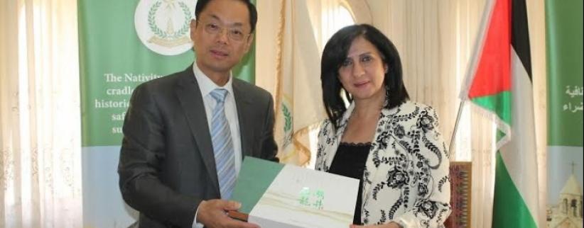 السفير الصيني يزور بلدية بيت لحم ويبدي رغبته الشديدة في التعاون المشترك