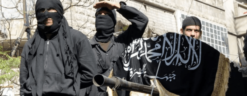 معارضون سوريون دربتهم أمريكا يسلمون أنفسهم لـ