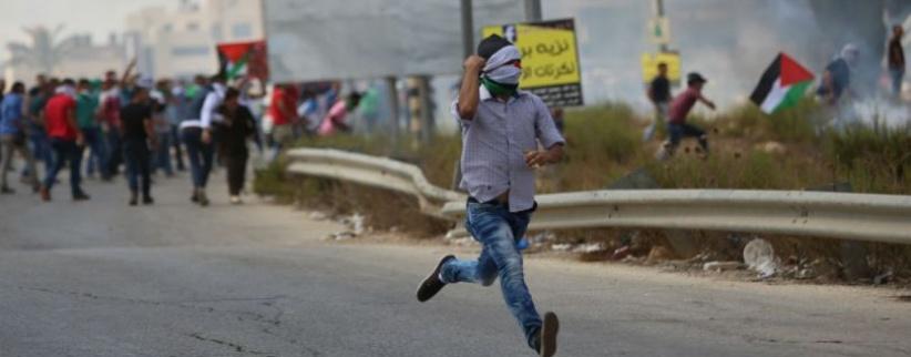 إصابة خطيرة و3 متوسطة في المواجهات مع جنود الاحتلال قرب 