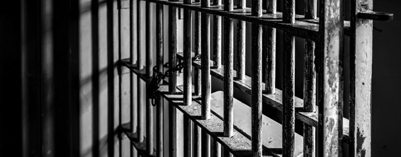 ثلاثة أسرى يتعرضون للضرب والتنكيل خلال اعتقالهم