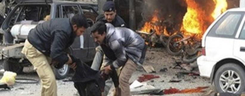 مقتل وإصابة 29 شخصا جراء تفجير انتحاري استهدف سيارة شرطة في باكستان