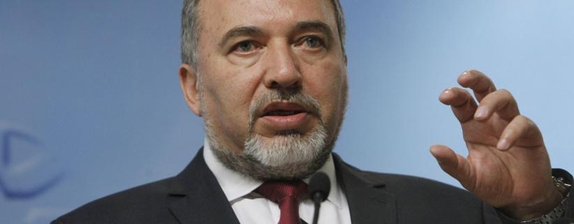 ليبرمان يدعو لهدم بيوت منفذي عمليات أسفرت عن جرحى