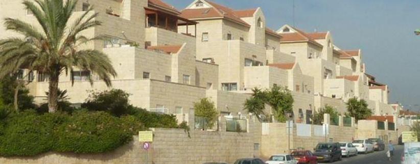 الخليل- تجميد بناء 31 وحدة استيطانية في المحطة القديمة