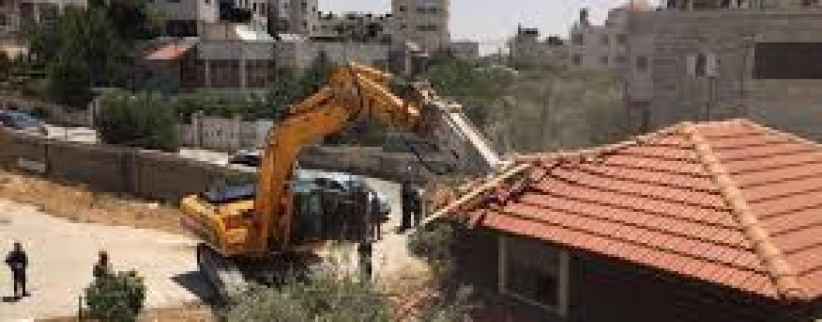 الاحتلال يهدم أساسات منشآت سكنية في بيت حنينا بالقدس