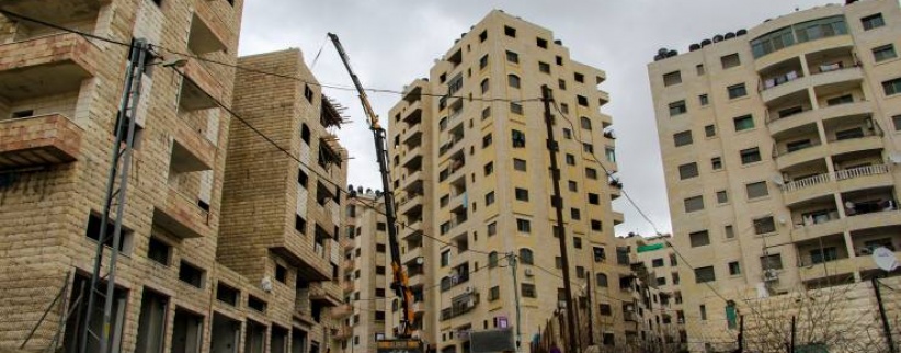 بلدية الاحتلال بالقدس تنوي هدم 138 شقة في كفر عقب