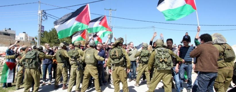 الاحتلال يقمع مسيرة 