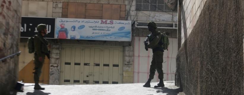 الاحتلال يغلق وسط الخليل تمهيدا لاقتحامات المستوطنين