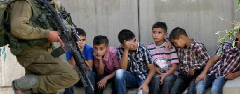 سلطات الاحتلال تعتدي بالضرب على ثلاثة أطفال شرق قلقيلية