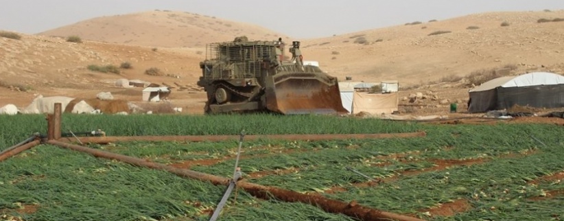 جرافات الاحتلال تدمر طرق زراعية وخطوط مياه في طوباس