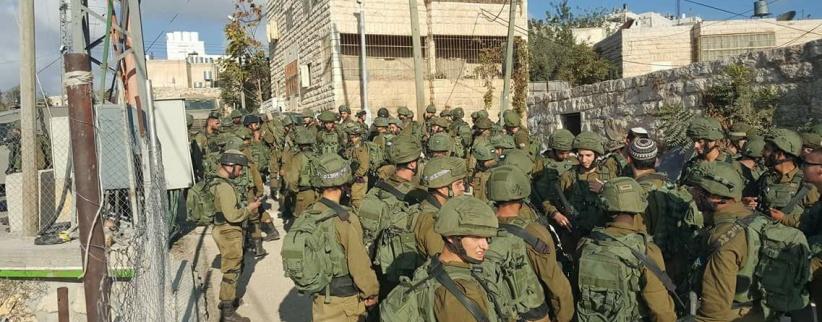 جنود الاحتلال يمنعون مدارس الخليل من احياء ذكرى عرفات