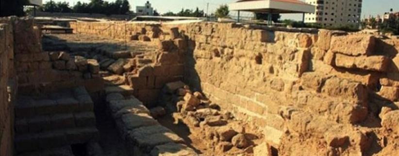 تجدد اعمال التجريف والتدمير في موقع تل السكن الاثري بغزة