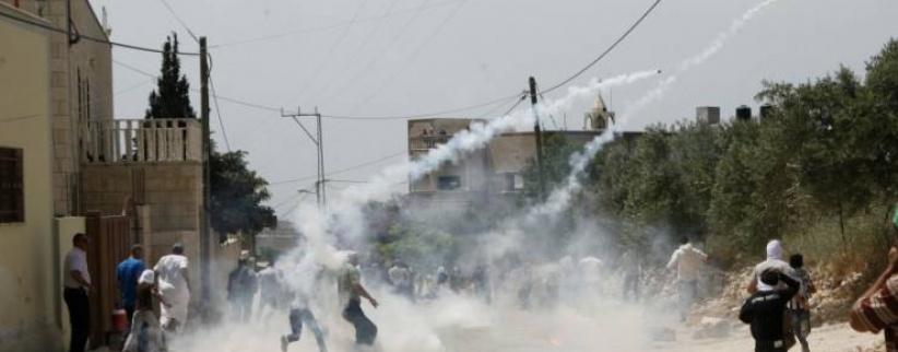 إصابات بالاختناق في صفوف الطلبة والمدرسين خلال مواجهات شرق بيت لحم