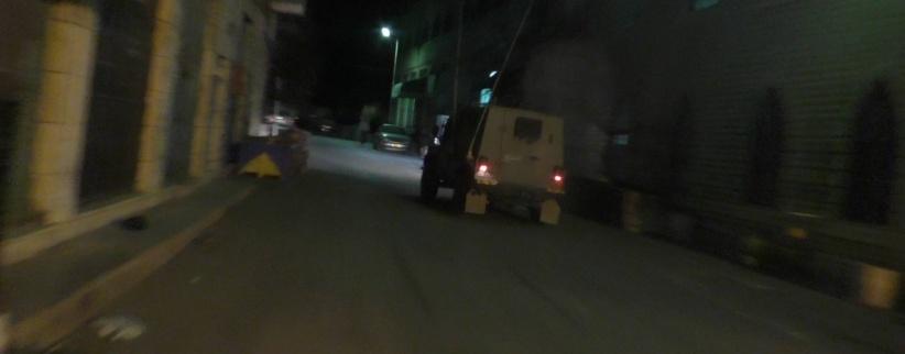 اختناقات ببيت أمر وإخطار بهدم صرح شهيد بالخليل