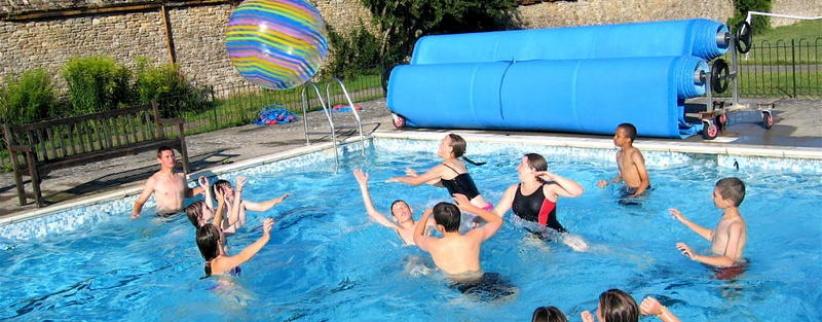 طبيب: مياه حمامات السباحة قد تؤدي إلى الوفاة