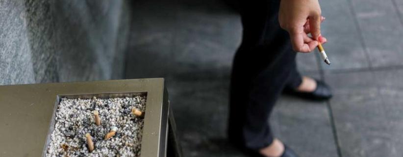 شركة تكافئ موظفيها غير المدخنين 