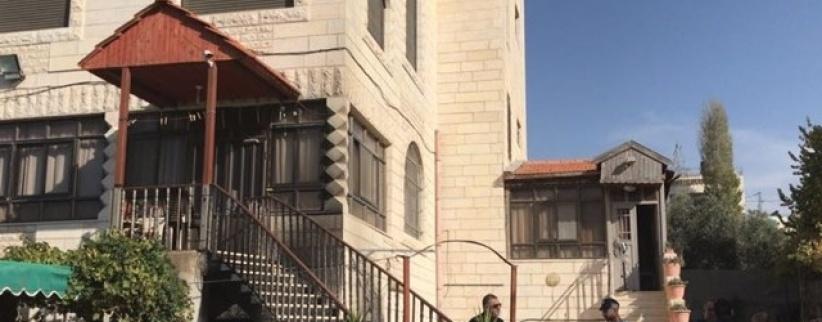 اصابة طفلين بجروح خطيرة باندلاع حريق شمال القدس