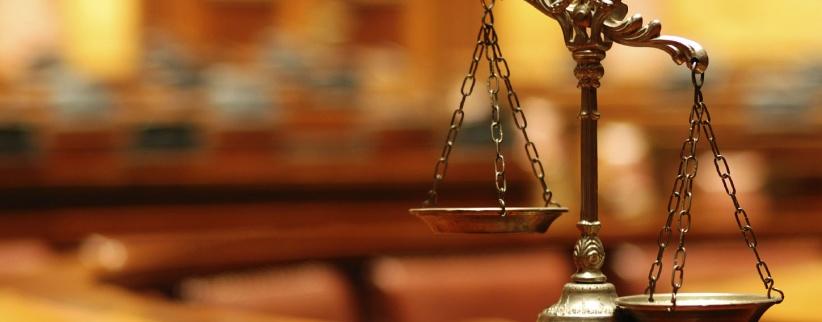 توقيف محامي والنقابة تطالب باستقالة الحكومة