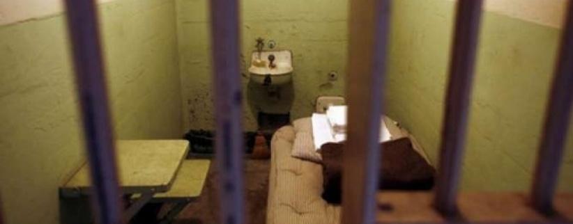 شهادات حية من داخل السجون: جر لمسافات طويلة و احتجاز في زنازين قذرة