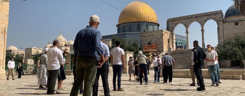 مستعمرون يقتحمون المسجد الأقصى