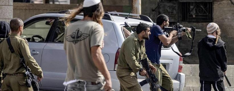 مستعمرون يحرقون مركبة في حوارة جنوب نابلس