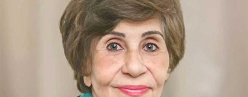 سميرة محسن تكشف سبب اعتزالها وصلة قرابتها مع كريم عبد العزيز