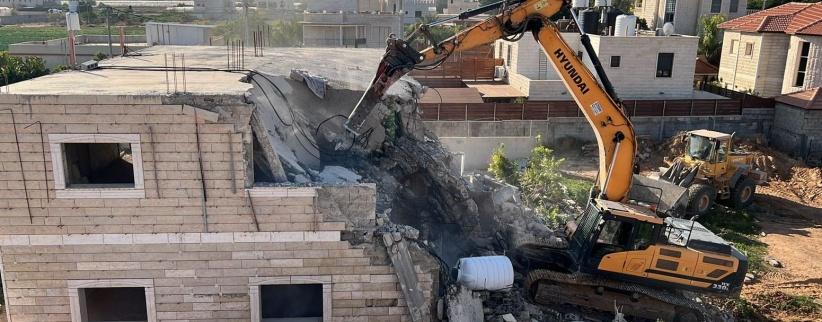 الاحتلال يهدم منزلا في بيت حنينا شمال القدس
