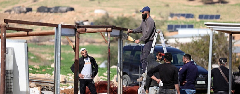  94 عائلة هُجرت قسرا: مستعمرون يجبرون 15 عائلة في تجمع شلال العوجا على الرحيل