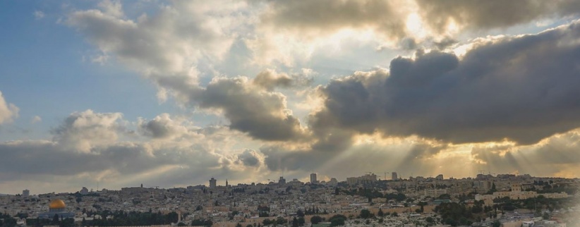 الطقس: ارتفاع على درجات الحرارة وأمطار متفرقة فوق معظم المناطق