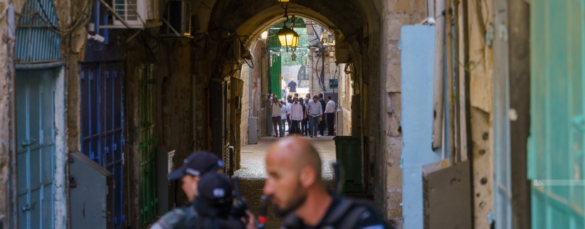 القدس: الاحتلال يجبر المحال التجارية في البلدة القديمة على الإغلاق