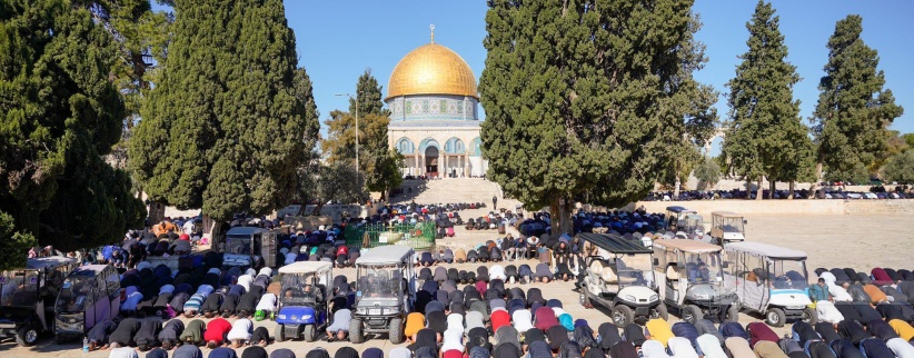 60 ألف مصلٍ يؤدون الجمعة في المسجد الأقصى المبارك