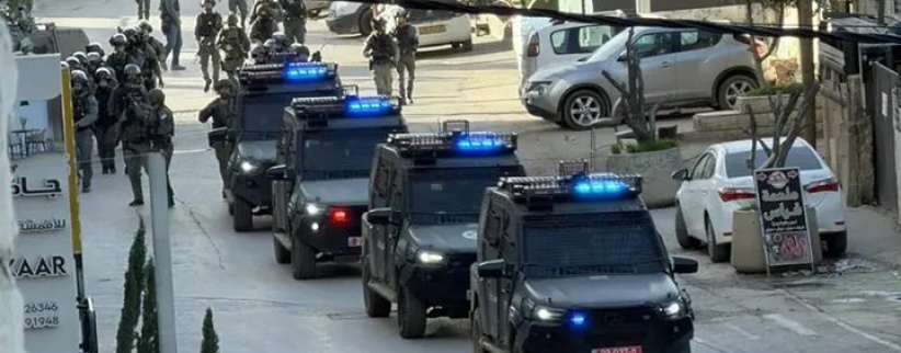 الاحتلال يشن عملية عسكرية واسعة في عناتا ومخيم شعفاط ويغلق مداخلهما ويعتقل عشرات المواطنين