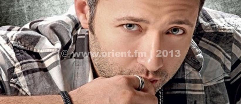 الفنان أحمد فهمي ينجو من حادث مروري مروع